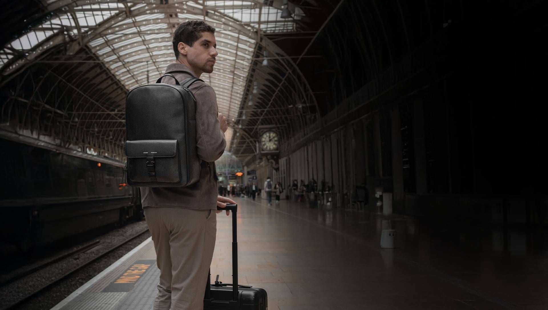 152 TRANSIT BACKPACK 152 TRANSIT BACKPACK